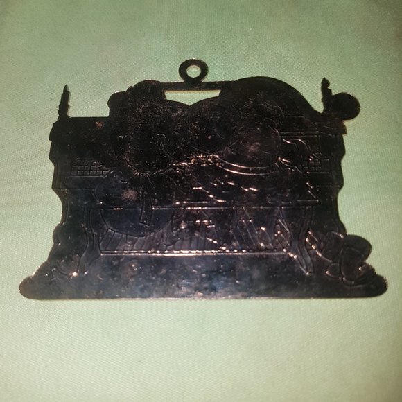 Santa Claus and Mrs. Claus "Mom & Dad" Metal Ornament - Picture 7 of 8